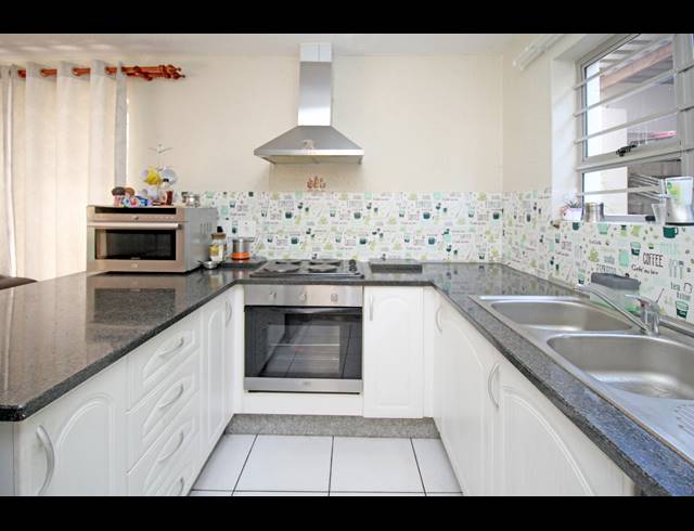 2 BEDROOM HOUSE FOR SALE IN SUNNINGHILL